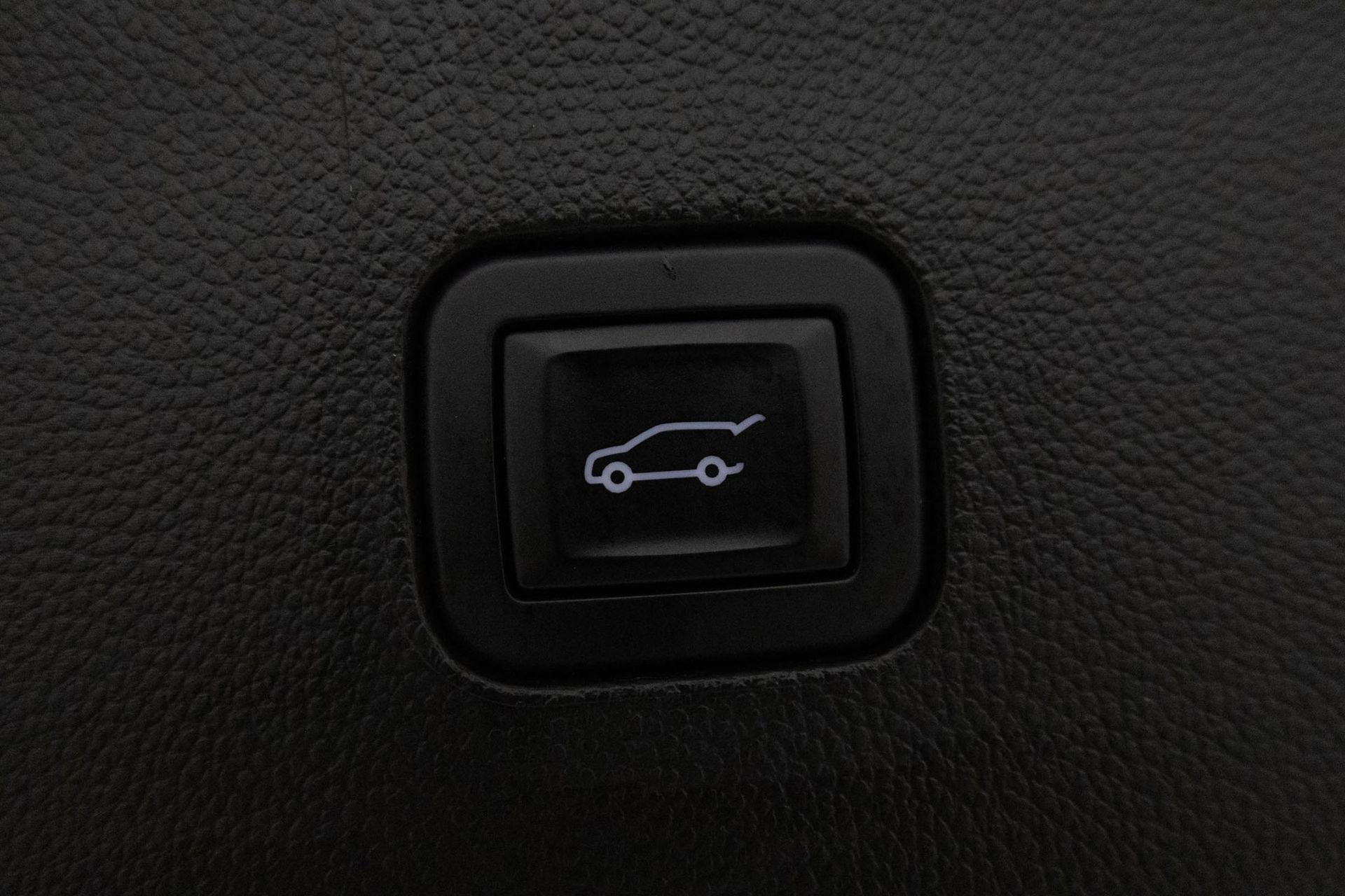 Used 2020 Buick Enclave Avenir w/ Avenir Technology Package image 37