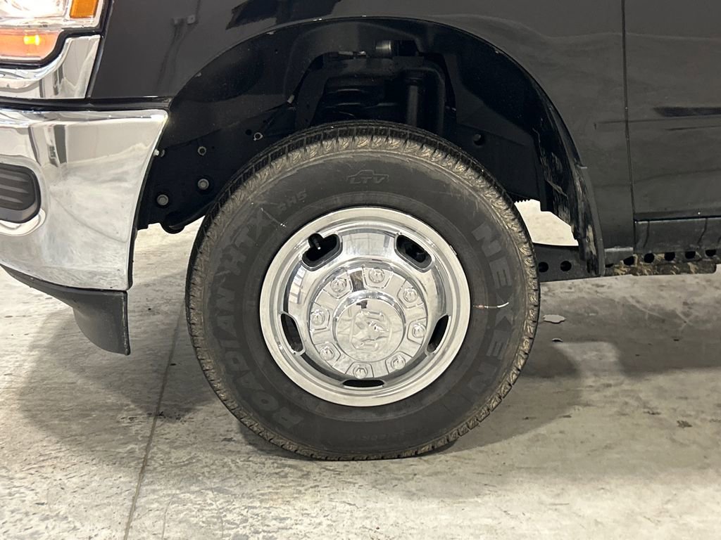 Used 2024 RAM 3500 Tradesman w/ Chrome Appearance Group image 11