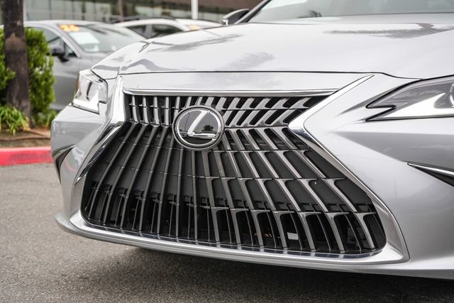 Used 2025 Lexus ES 350 w/ Accessory Package (Z2) FWD image 6