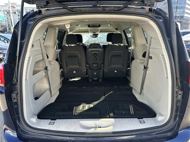 Certified 2020 Chrysler Pacifica Touring w/ Advanced Safetytec Group image 12