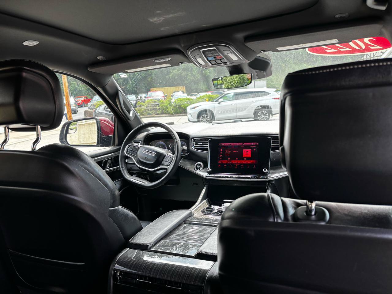 Used 2022 Jeep Wagoneer Series III w/ Premium Group I AWD/4WD image 27