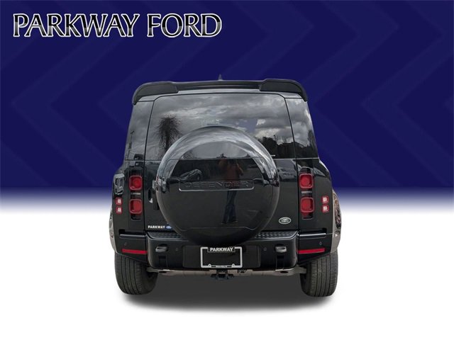 Used 2023 Land Rover Defender 110 X-Dynamic SE image 6