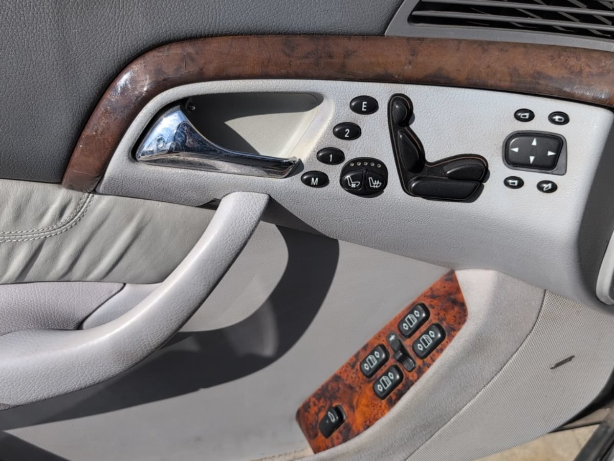 Used 2000 Mercedes-Benz S 500 image 26