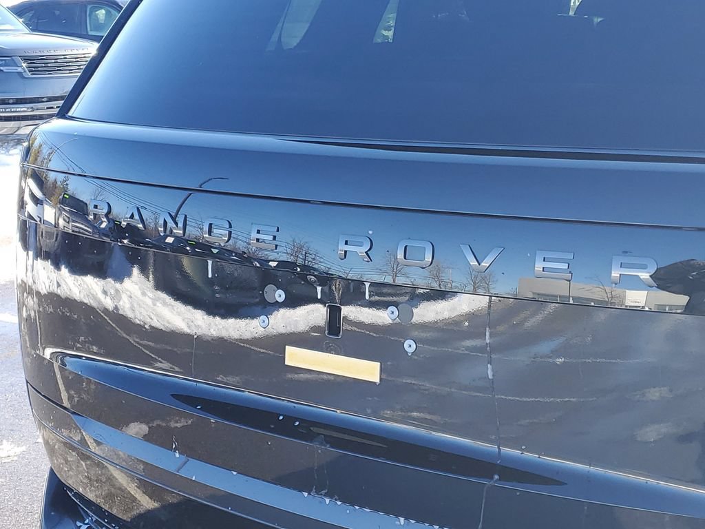 New 2026 Land Rover Range Rover Long Wheelbase SE AWD/4WD image 6