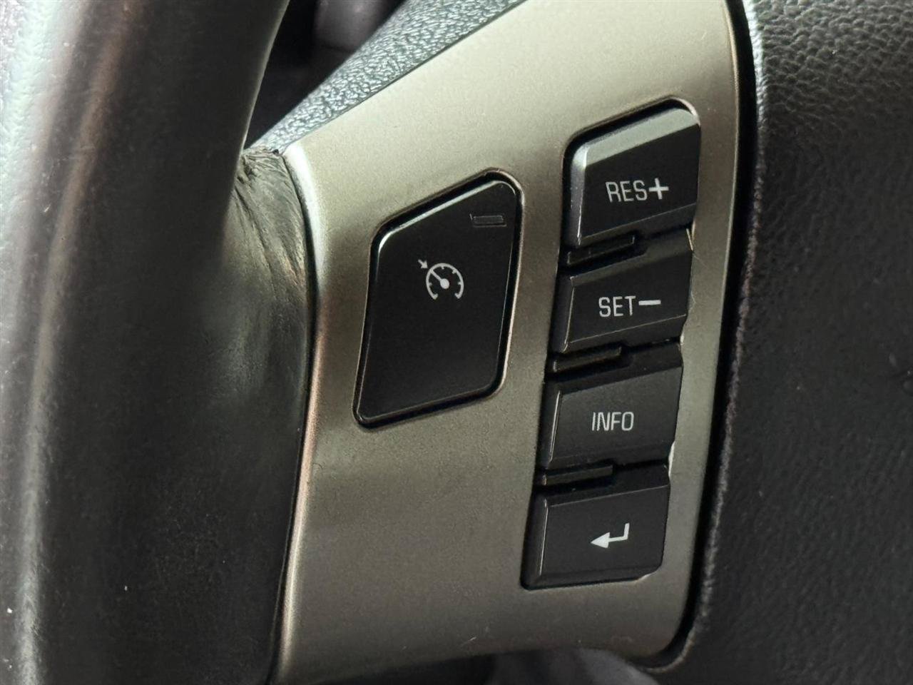 Used 2007 Pontiac Solstice Convertible w/ Premium Package RWD image 9