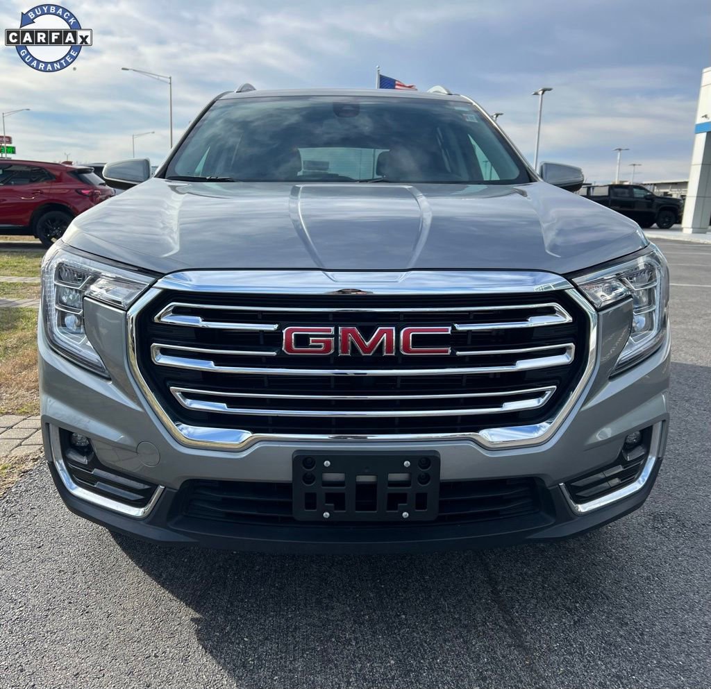 Used 2023 GMC Terrain SLT image 3