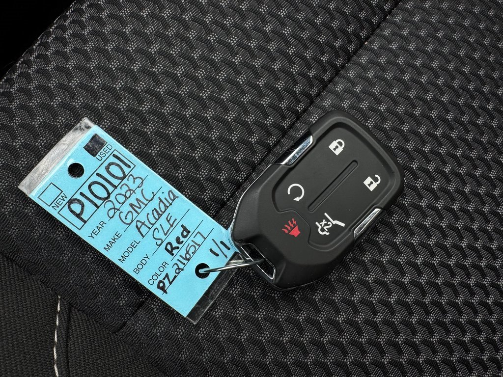 Used 2023 GMC Acadia SLE w/ Driver Convenience Package image 31