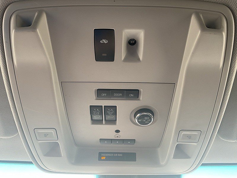 Used 2019 Chevrolet Tahoe Premier AWD/4WD image 19