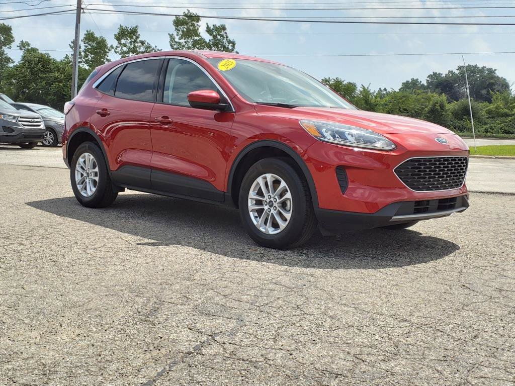Used 2021 Ford Escape SE w/ Cold Weather Package AWD/4WD image 1