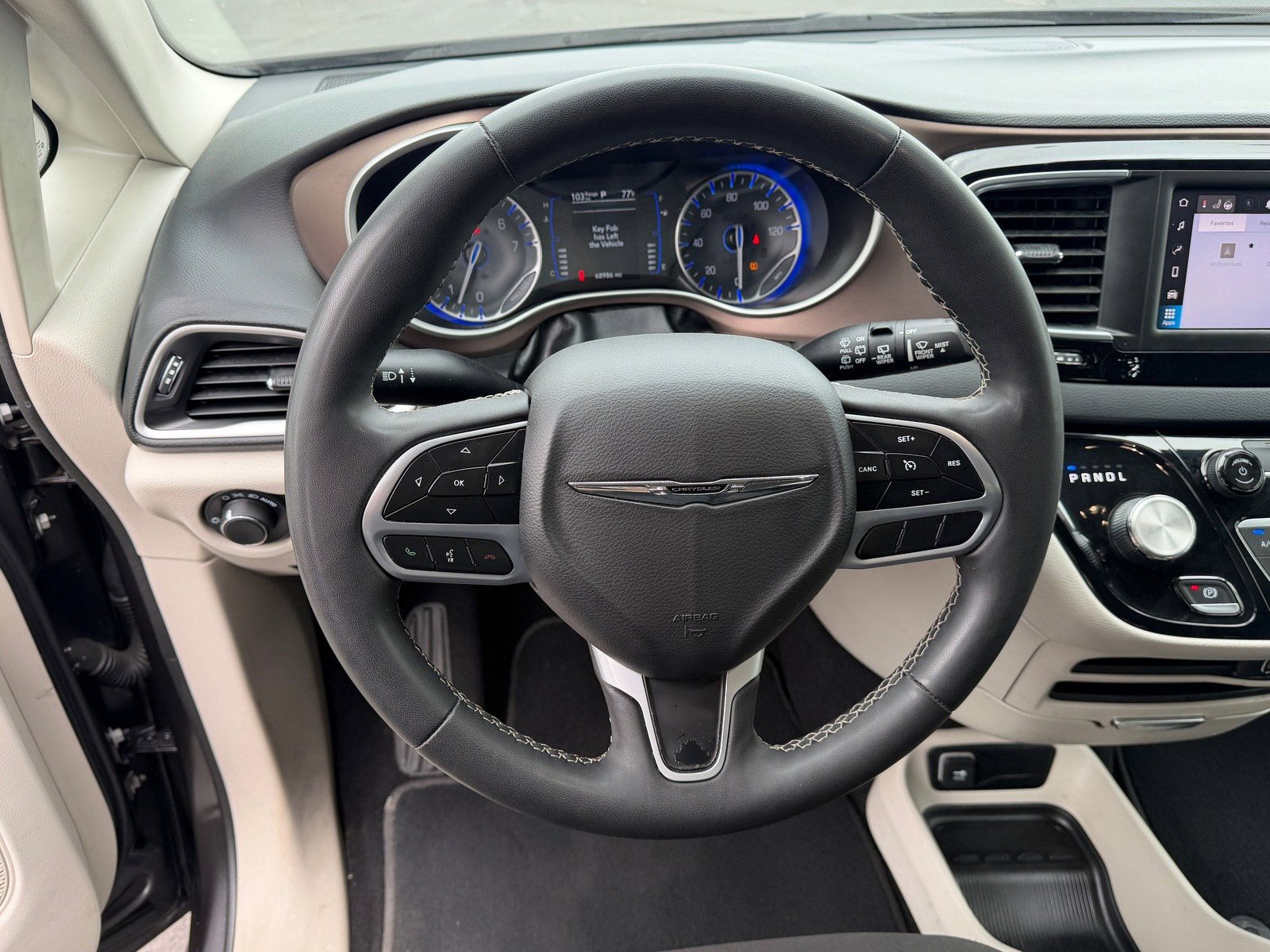 Used 2023 Chrysler Voyager LX FWD image 17