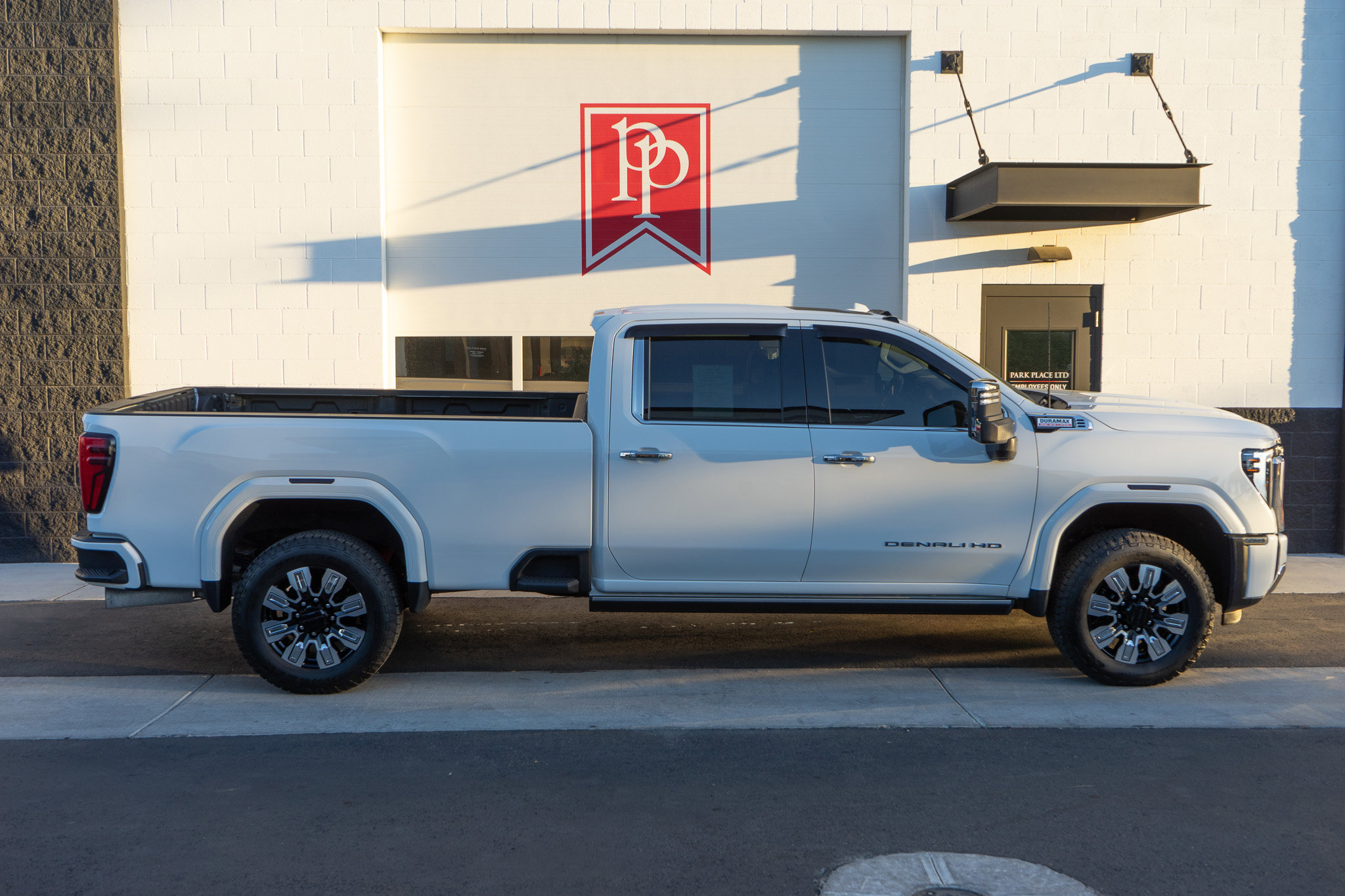 Used 2024 GMC Sierra 3500 Denali w/ Denali Reserve Package image 56