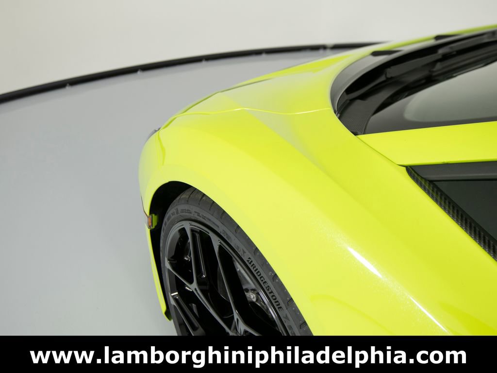 Used 2025 Lamborghini Revuelto image 56