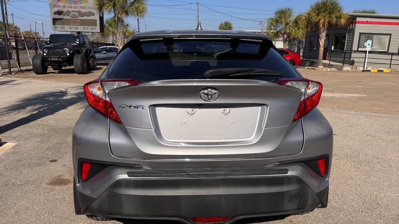 Used 2018 Toyota C-HR XLE FWD image 5