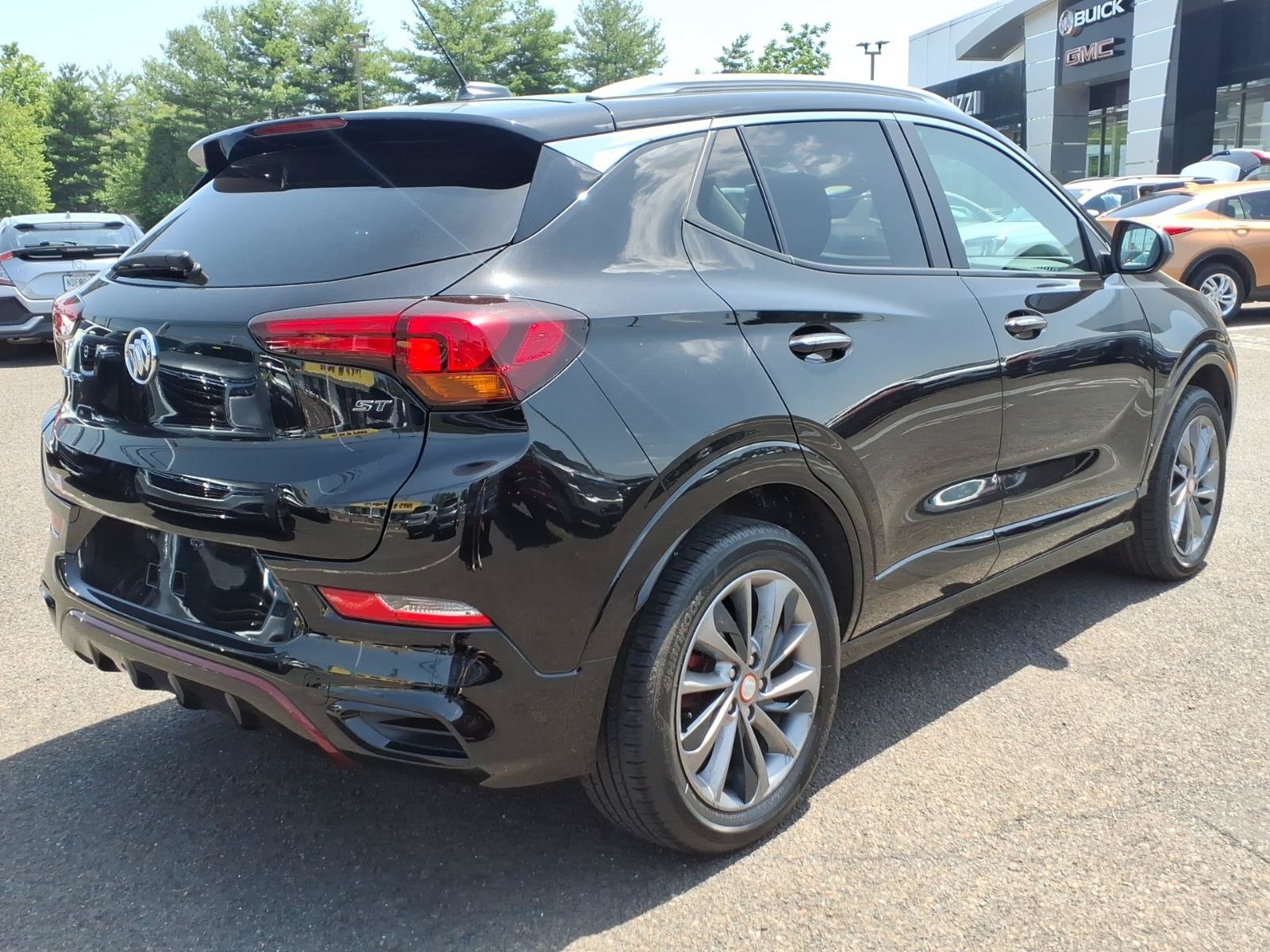 Certified 2023 Buick Encore GX Select w/ Sport Touring Package FWD image 3