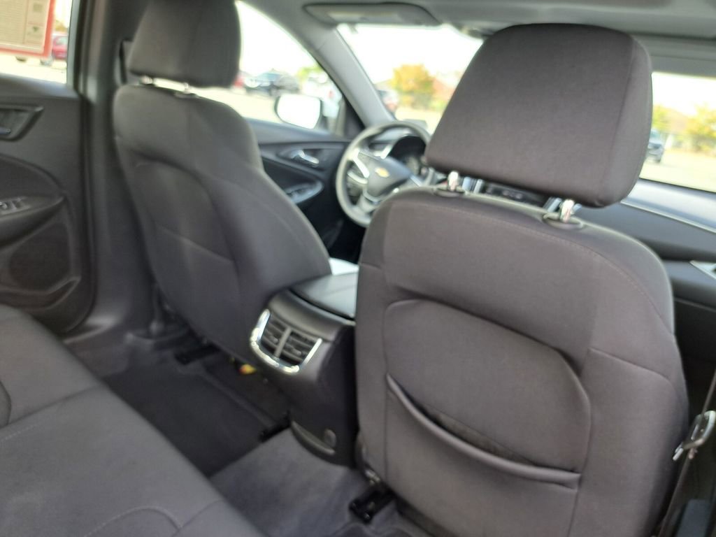 Used 2024 Chevrolet Malibu LT image 27