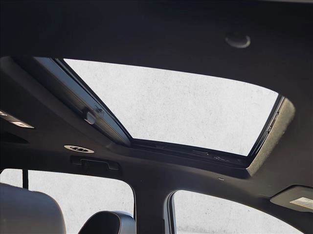 Used 2023 Chevrolet Traverse Premier w/ Redline Edition image 22