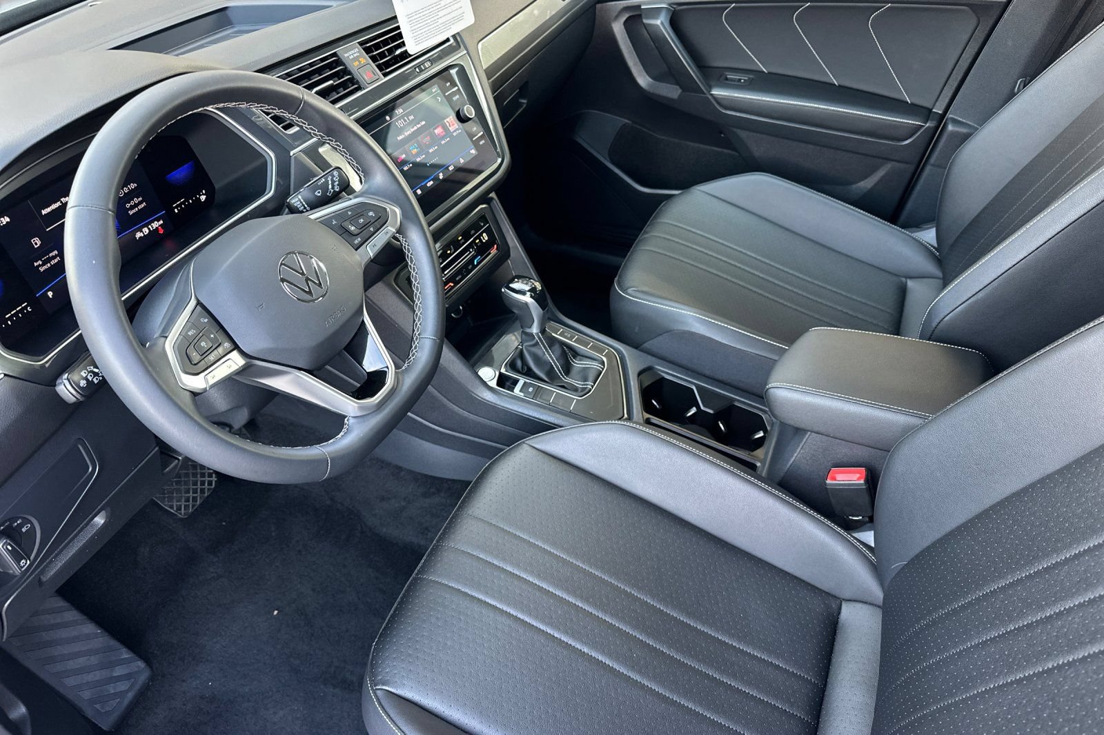 Used 2023 Volkswagen Tiguan SE FWD image 10