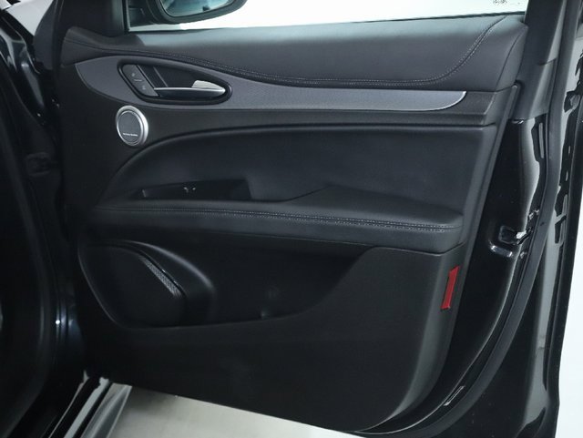 Used 2024 Alfa Romeo Stelvio Veloce image 35