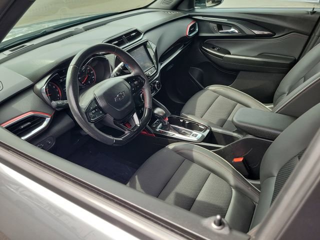 Used 2023 Chevrolet TrailBlazer RS w/ Sun and Liftgate Package FWD image 3