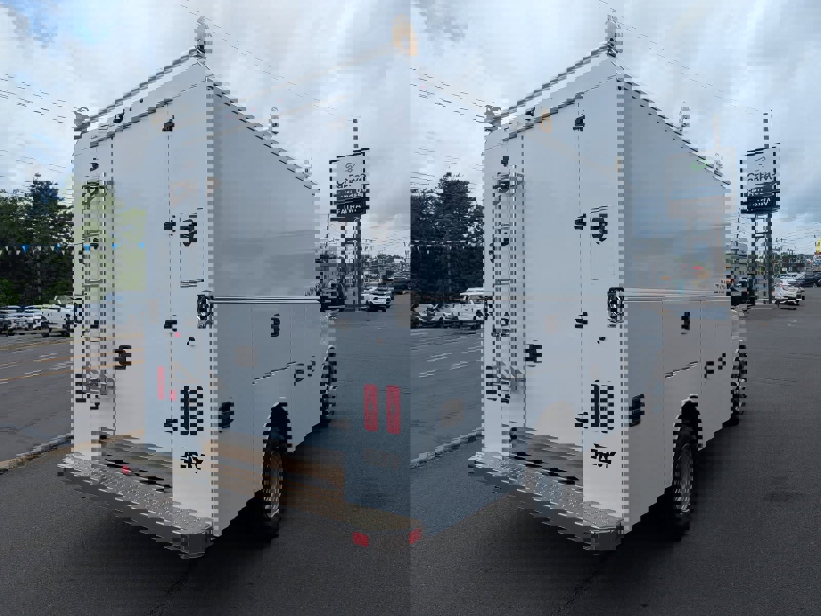 New 2025 Chevrolet Express 3500 w/ Power Convenience Package image 5