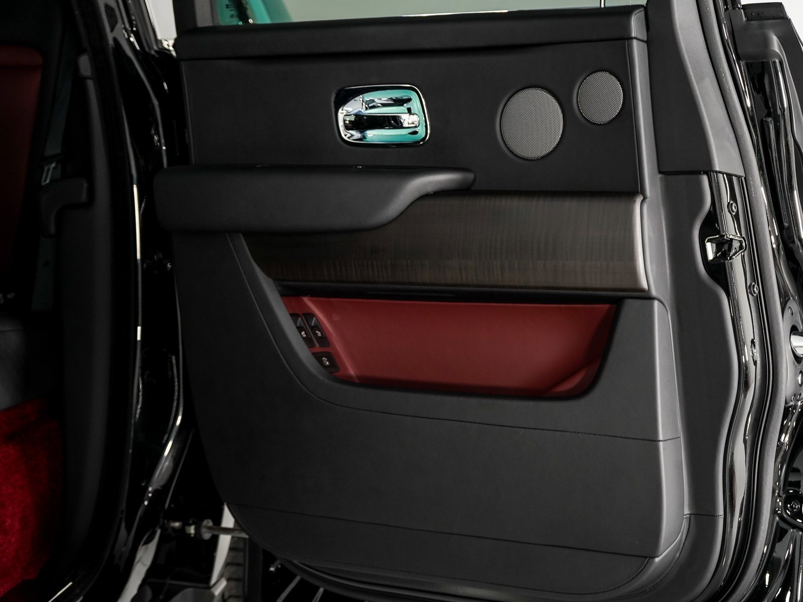 Certified 2022 Rolls-Royce Cullinan image 23