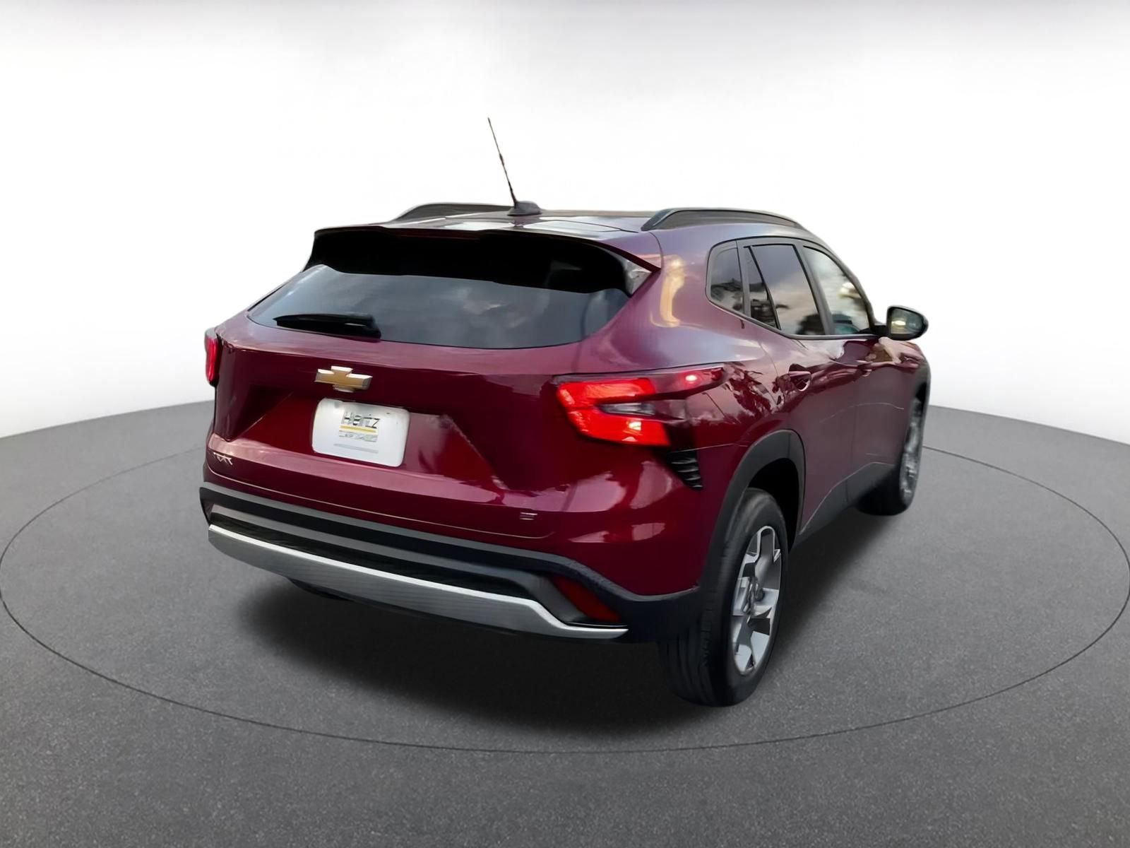 Used 2025 Chevrolet Trax LT w/ LT Convenience Package image 14