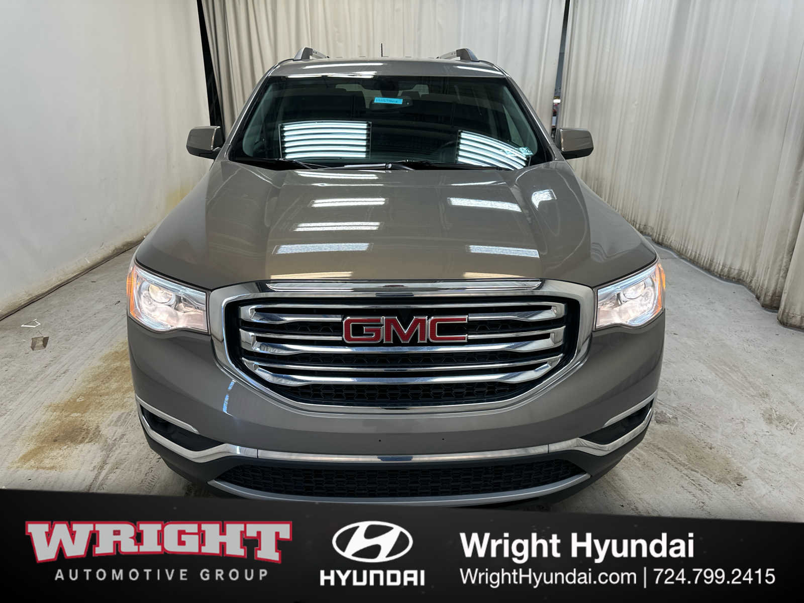Used 2019 GMC Acadia SLT AWD/4WD image 2