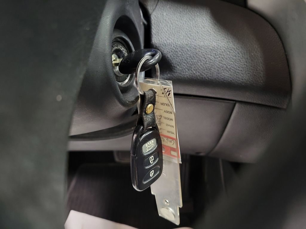 Used 2016 Hyundai Elantra GT image 17