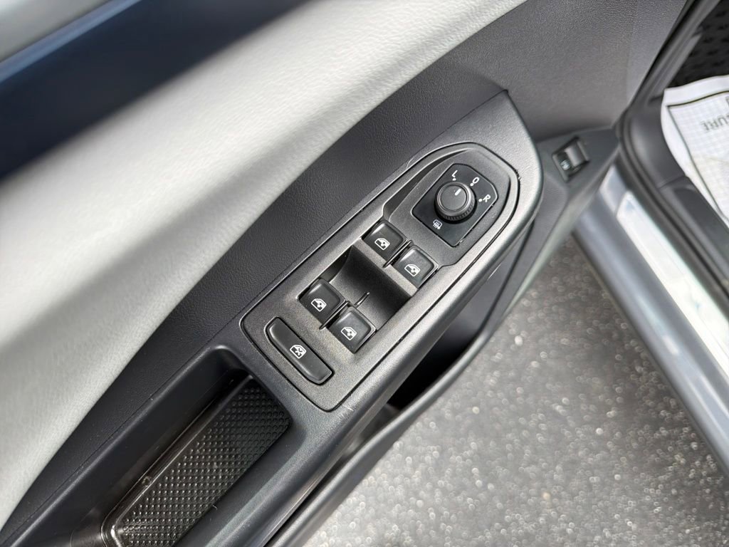 Used 2022 Volkswagen Taos SE image 13