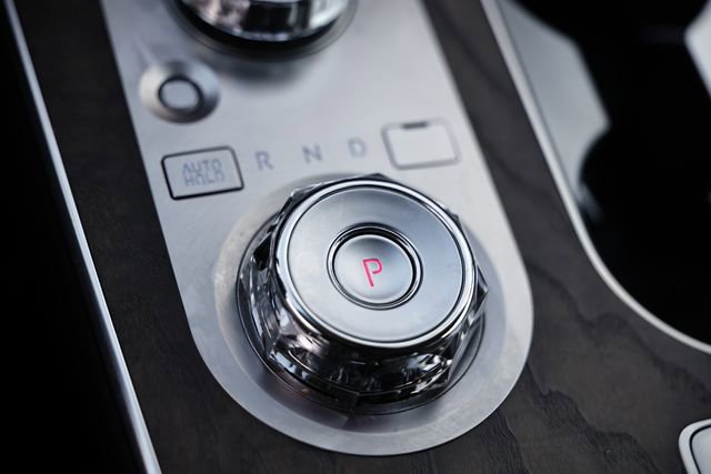 Certified 2025 Genesis GV80 3.5T Prestige image 41