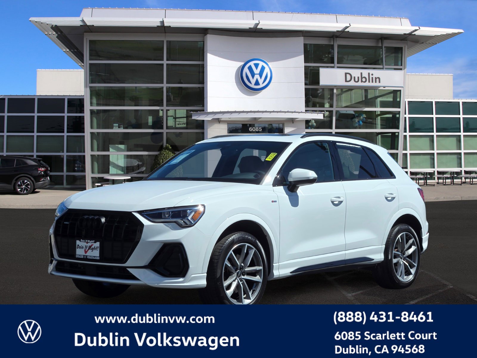 Used 2023 Audi Q3 2.0T Premium w/ Black Optic Sport Package AWD/4WD image 8