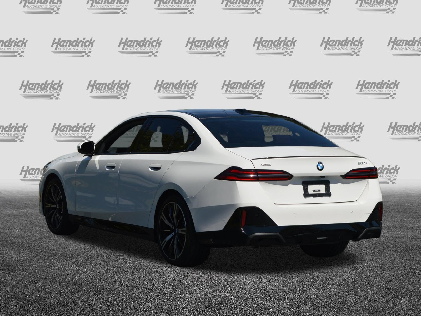 Certified 2026 BMW 530i xDrive w/ M Sport Package AWD/4WD image 9