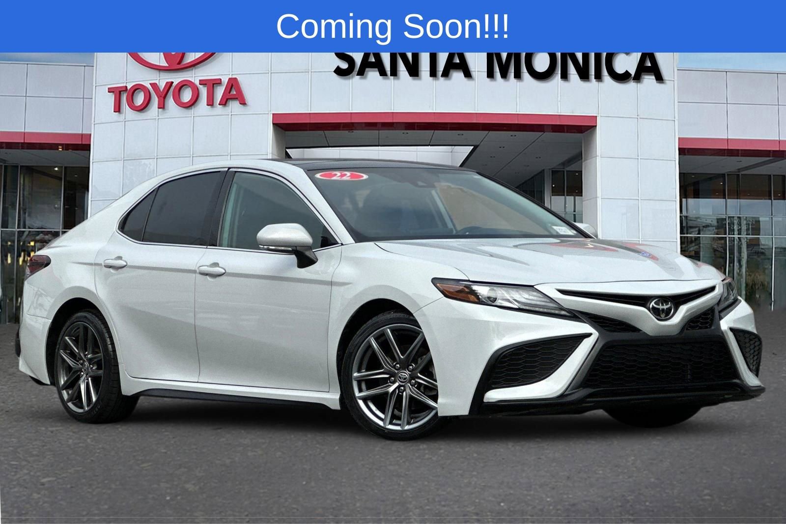 Used 2022 Toyota Camry XSE FWD image 1