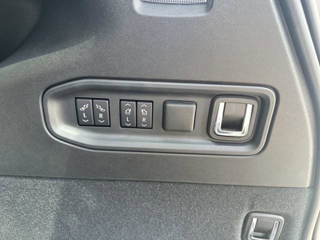 New 2026 Cadillac Vistiq Luxury w/ LPO, Floor Liner Package image 41