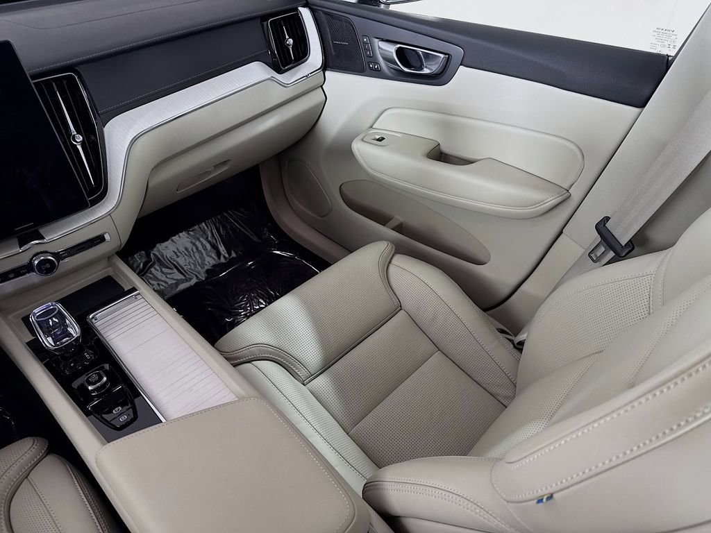 Certified 2026 Volvo XC60 B5 Ultra w/ Protection Package Premier image 25