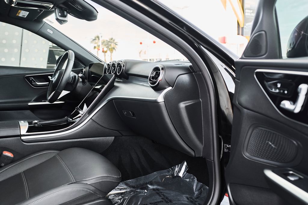 Used 2025 Mercedes-Benz C 300 4MATIC Sedan image 10