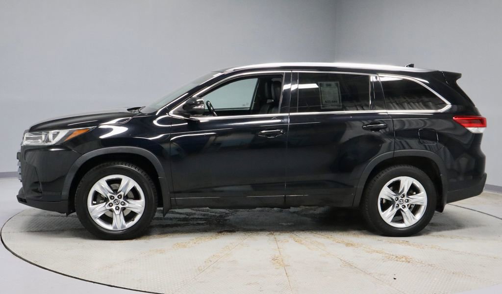 Used 2019 Toyota Highlander Limited AWD/4WD image 9