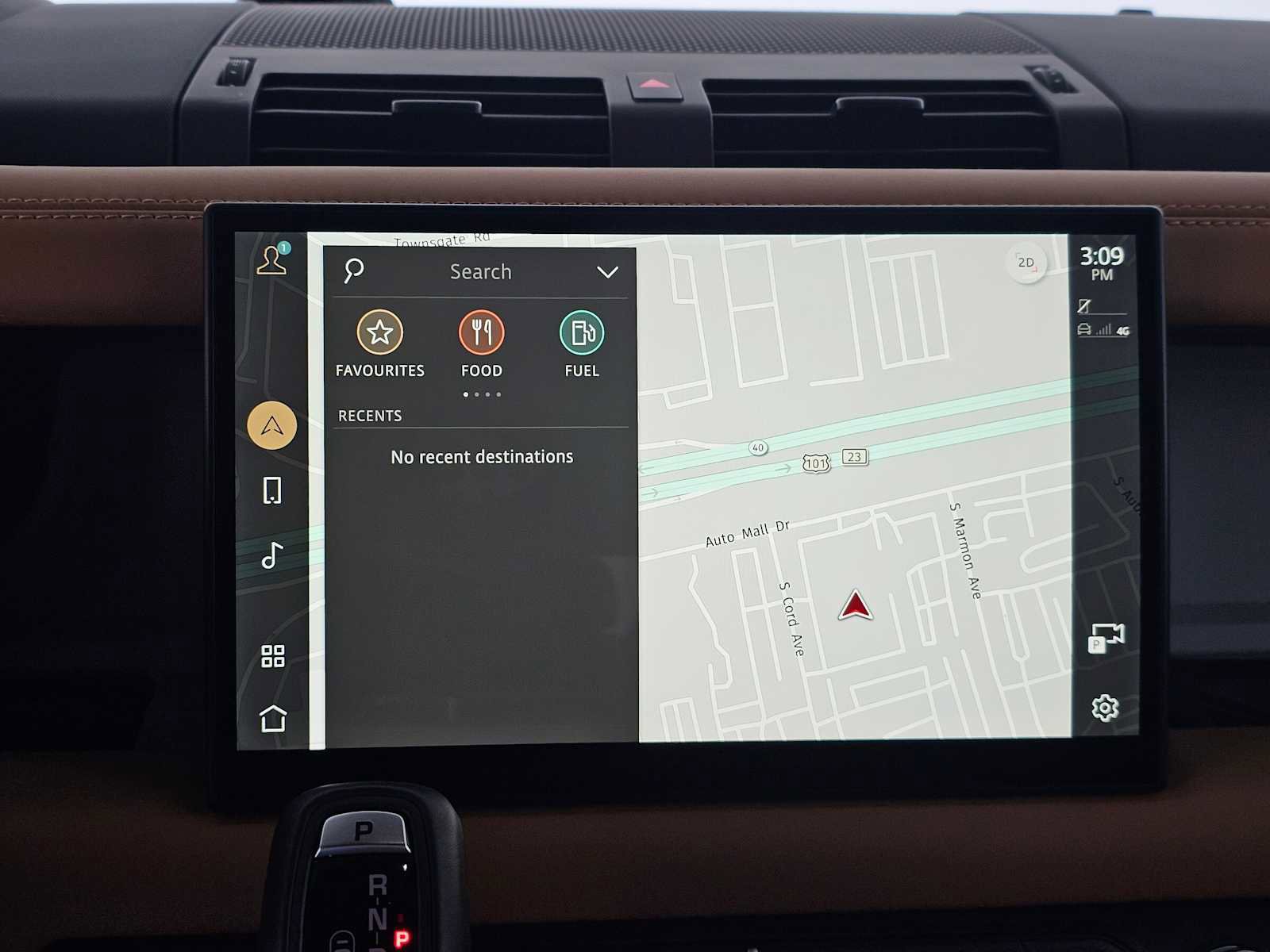 Used 2024 Land Rover Defender 110 SE image 24