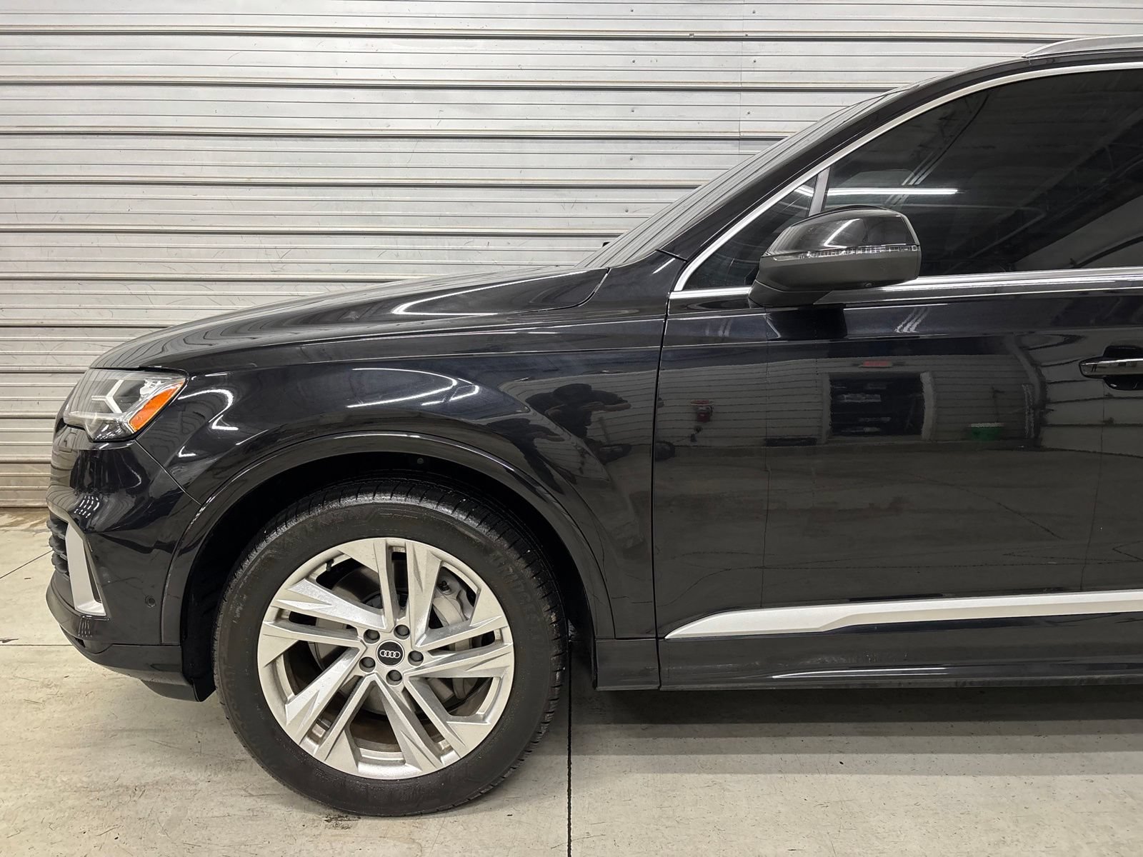 Used 2021 Audi Q7 3.0T Premium Plus w/ Premium Plus Package AWD/4WD image 3