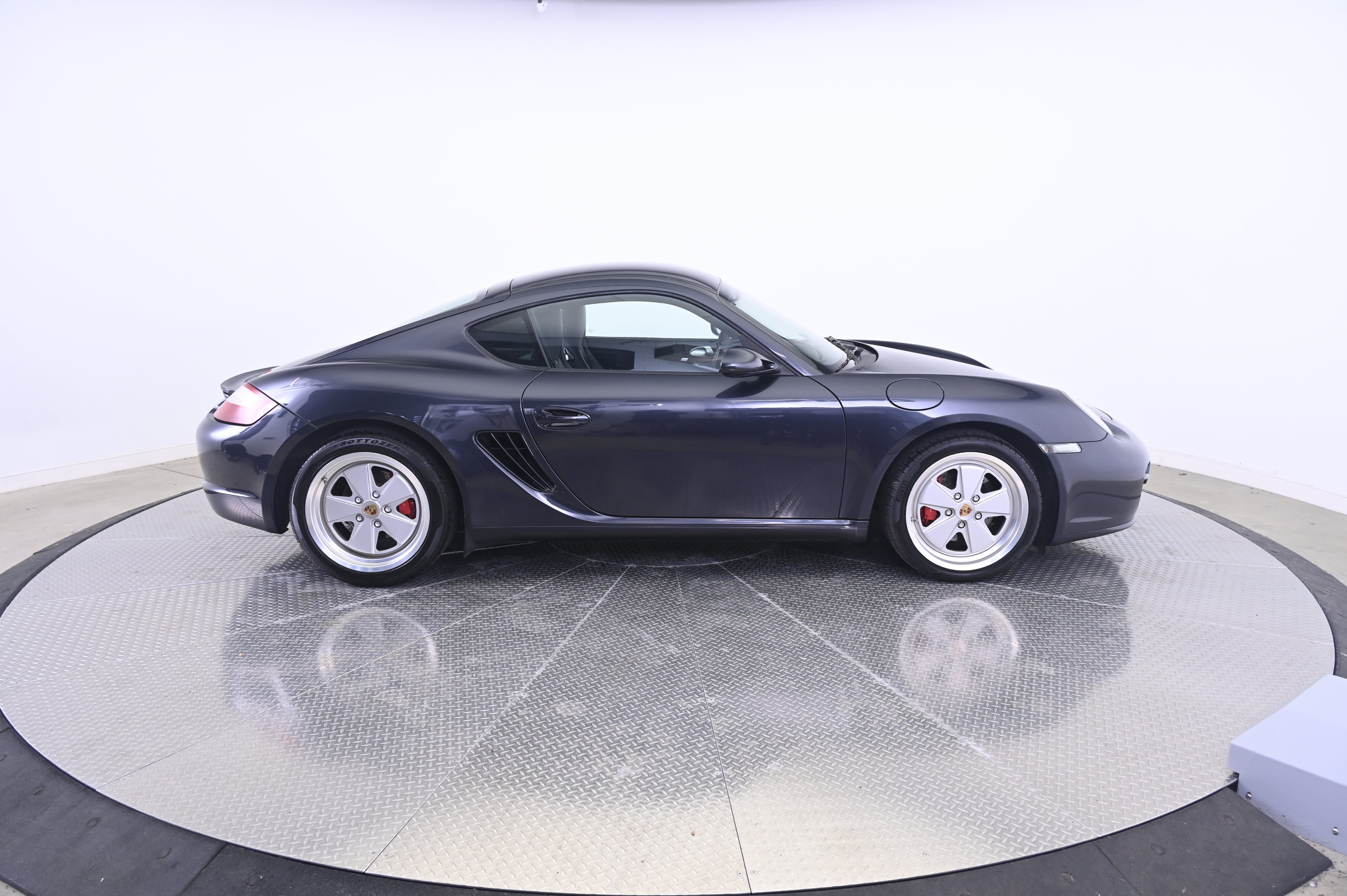 Used 2007 Porsche Cayman S RWD image 8