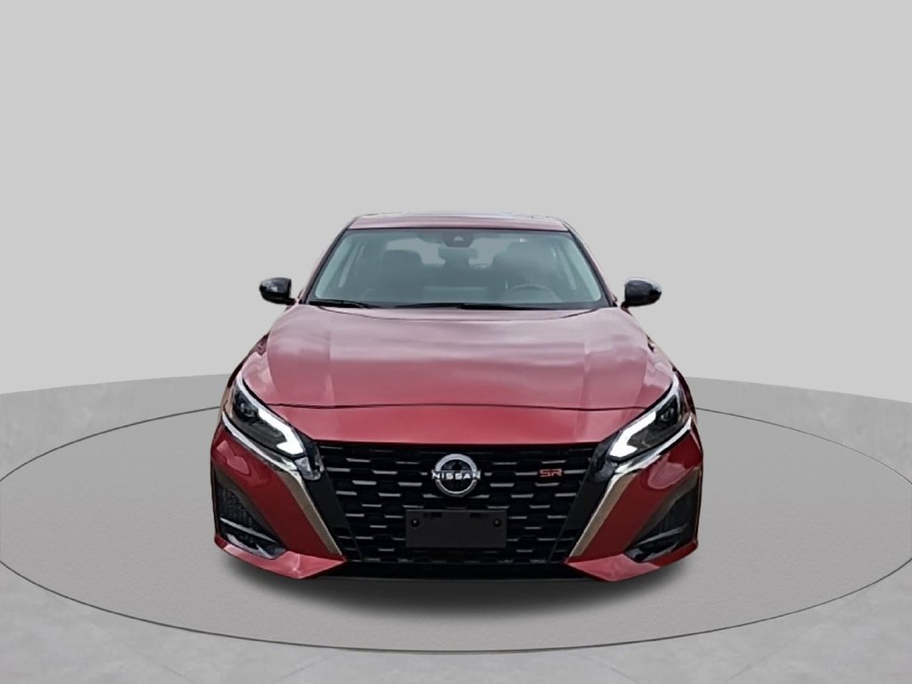 Used 2024 Nissan Altima 2.5 SR w/ SR Premium Package FWD image 2