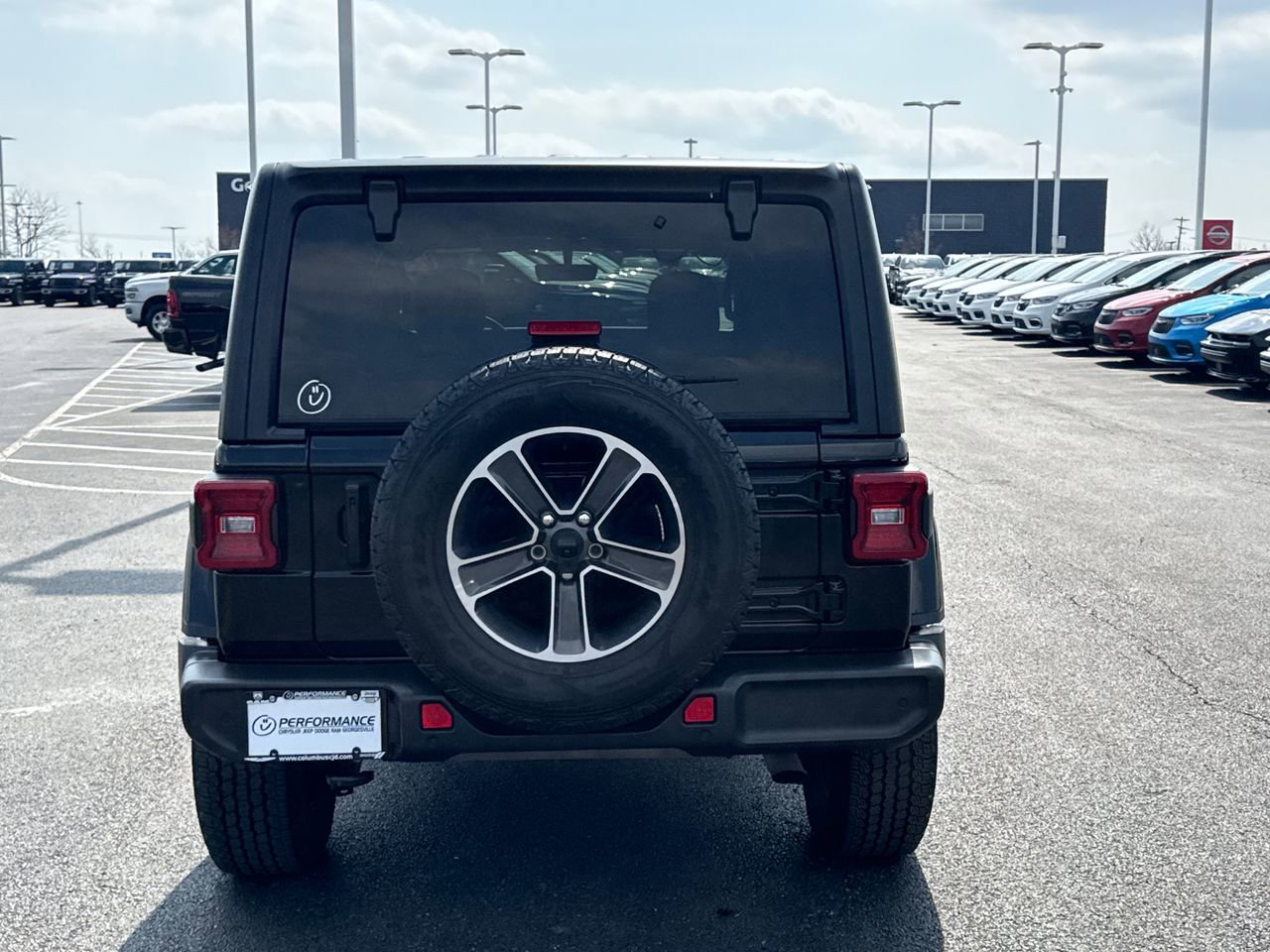 Used 2023 Jeep Wrangler Sahara w/ LED Lighting Group AWD/4WD image 4