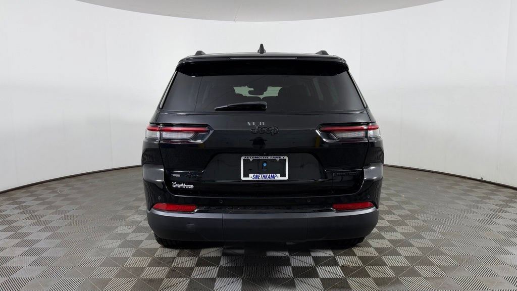 Used 2023 Jeep Grand Cherokee L Limited w/ Black Appearance Package AWD/4WD image 8
