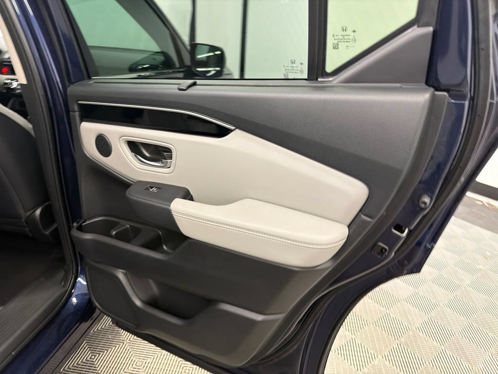 Used 2023 Honda Pilot EX-L image 18