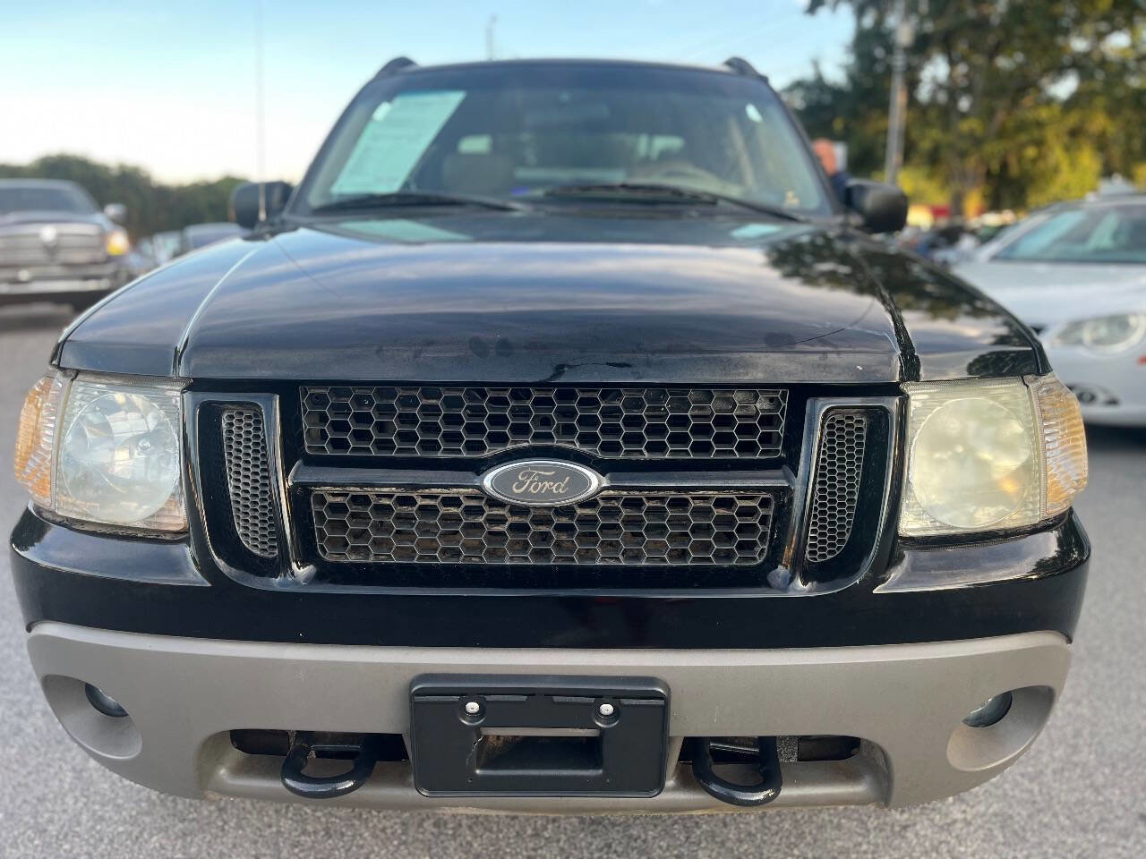 Used 2002 Ford Explorer Sport Trac 2WD image 2