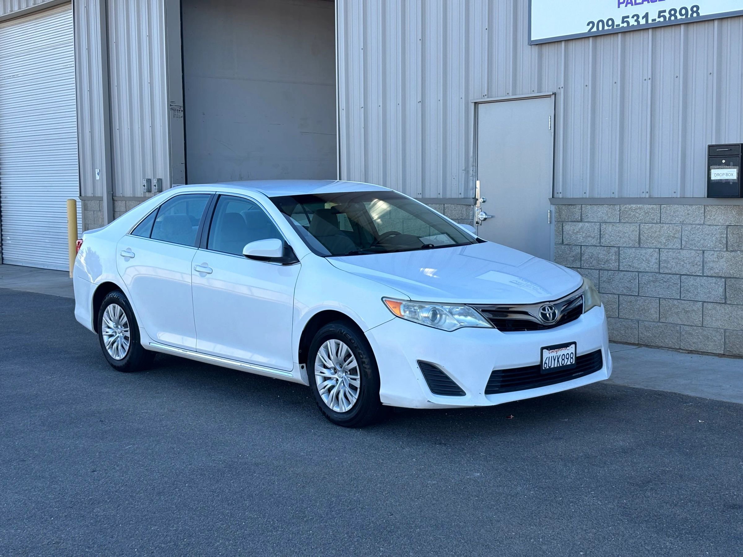 Used 2012 Toyota Camry LE image 1