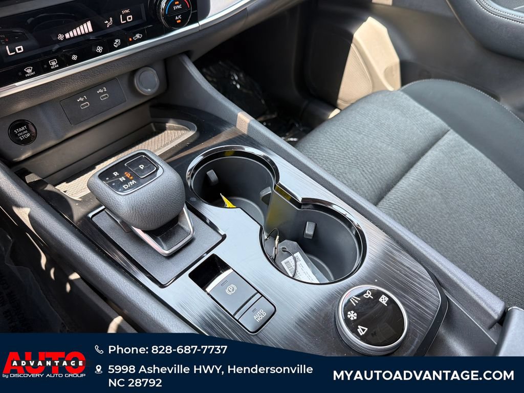 Used 2025 Nissan Rogue SV AWD/4WD image 17