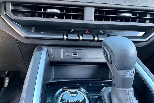Used 2024 Chevrolet Colorado Trail Boss w/ Technology Package AWD/4WD image 17