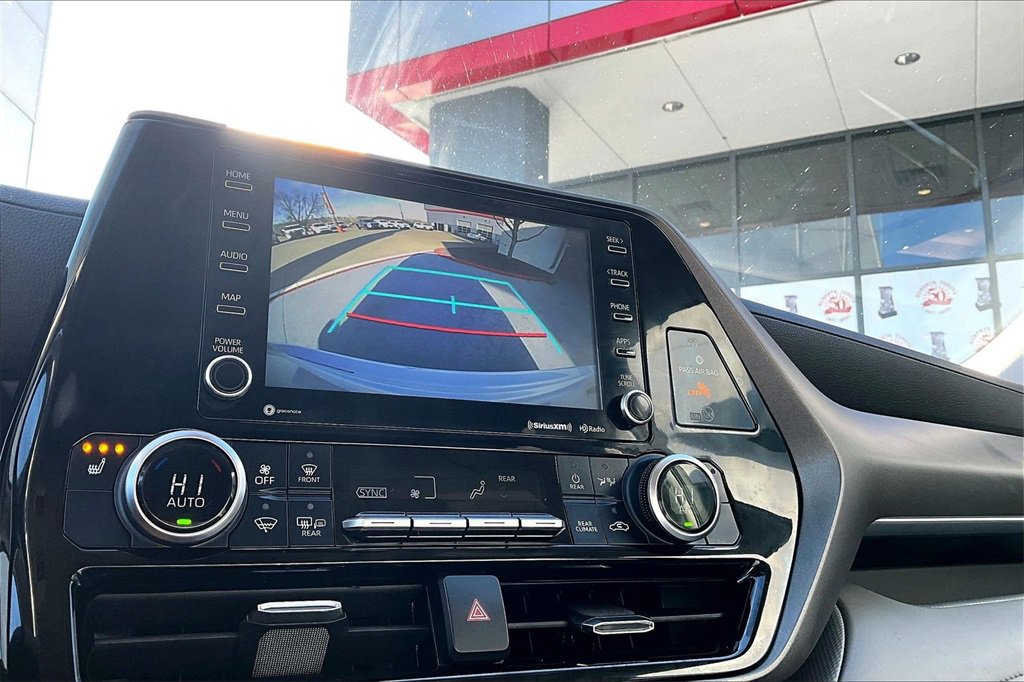 Certified 2022 Toyota Highlander XLE image 14