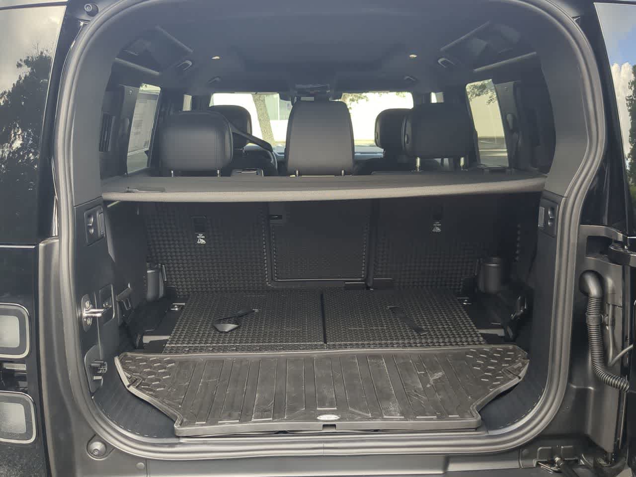 New 2026 Land Rover Defender 110 X AWD/4WD image 35